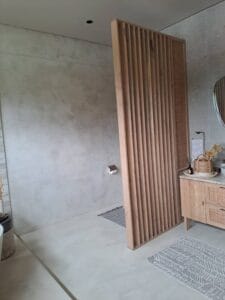 vconstruction, renovation walls and ceilings outdoors