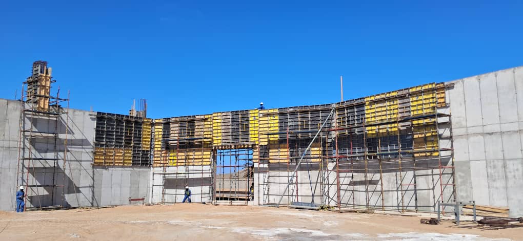 construction, renovation walls and ceilings outdoors