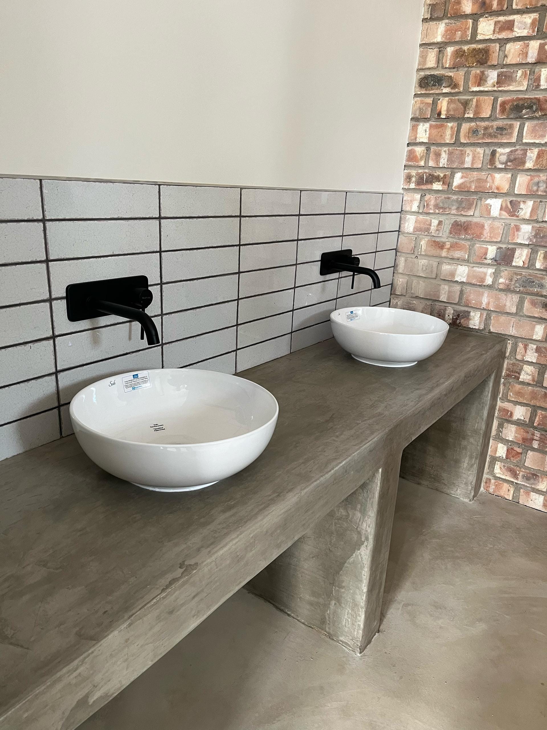 construction, renovation walls and ceilings outdoors