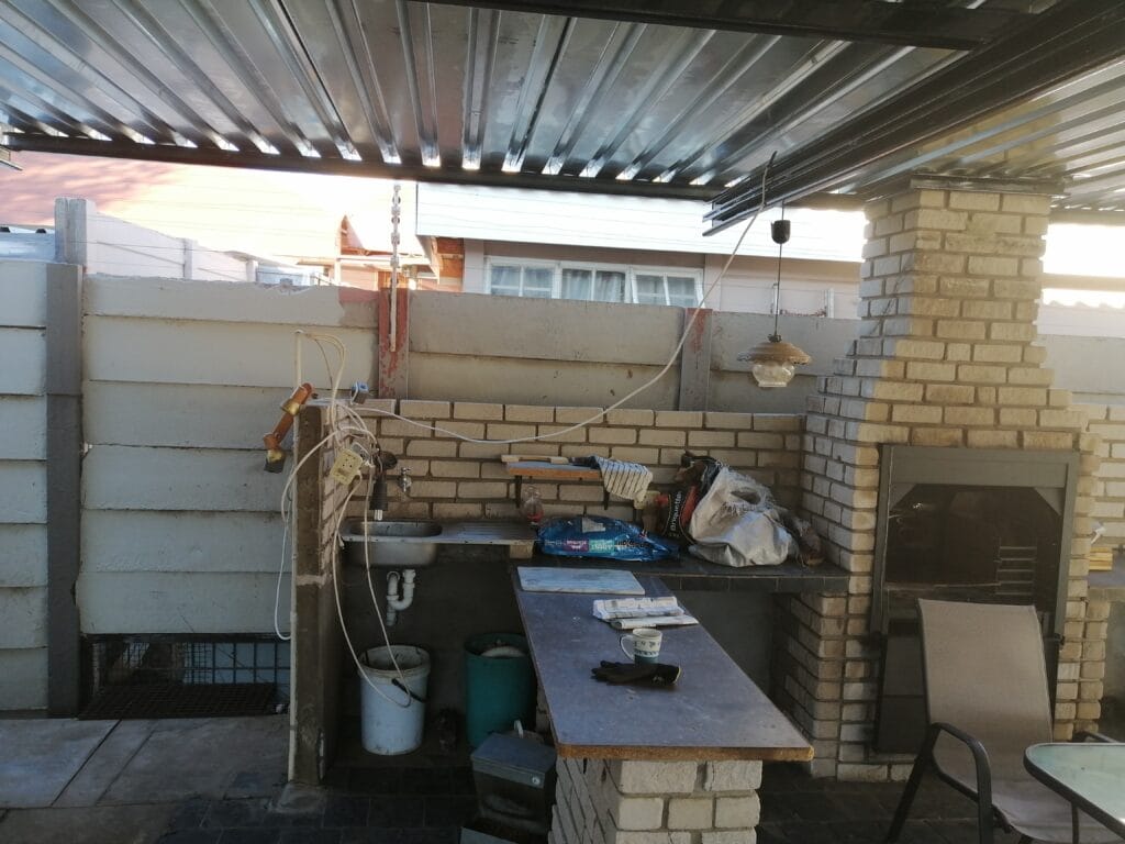 construction, renovation walls and ceilings outdoors